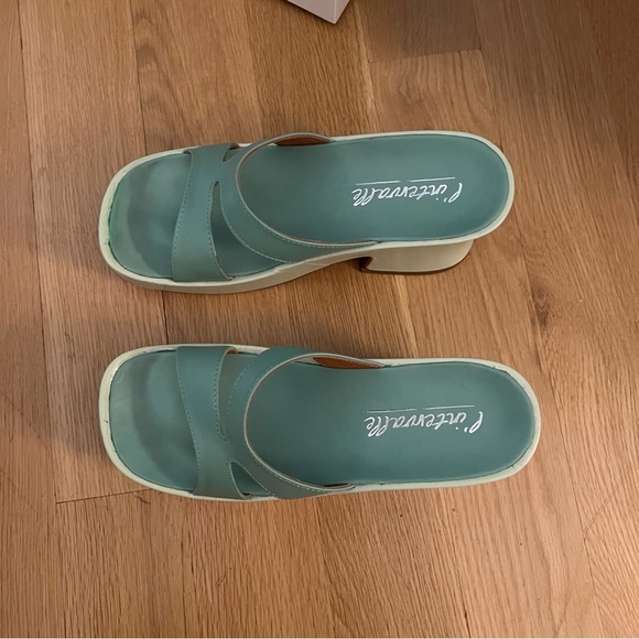 L’intervalle mint leather sandals, size 37 - Picture 6 of 9